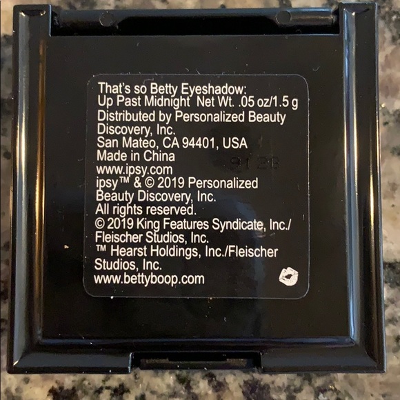 ❄️Betty Boop Eyeshadow gray sparkly eyeshadow - Picture 4 of 4